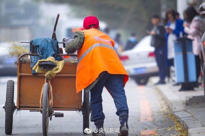 你扔一個煙頭，他們可能被罰款甚至付出生命[話筒]