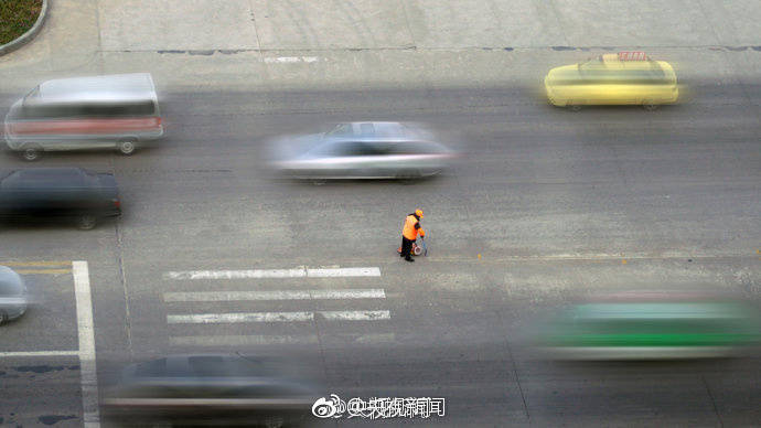 你扔一個煙頭，他們可能被罰款甚至付出生命[話筒]