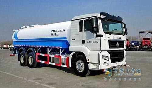 30輛8×4重汽灑水車(chē)交付客戶