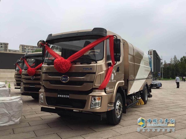 比亞迪電動環(huán)衛(wèi)清掃車