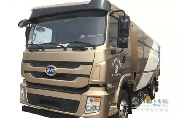 “土豪金版”新型純電動(dòng)零排放洗掃車(chē)